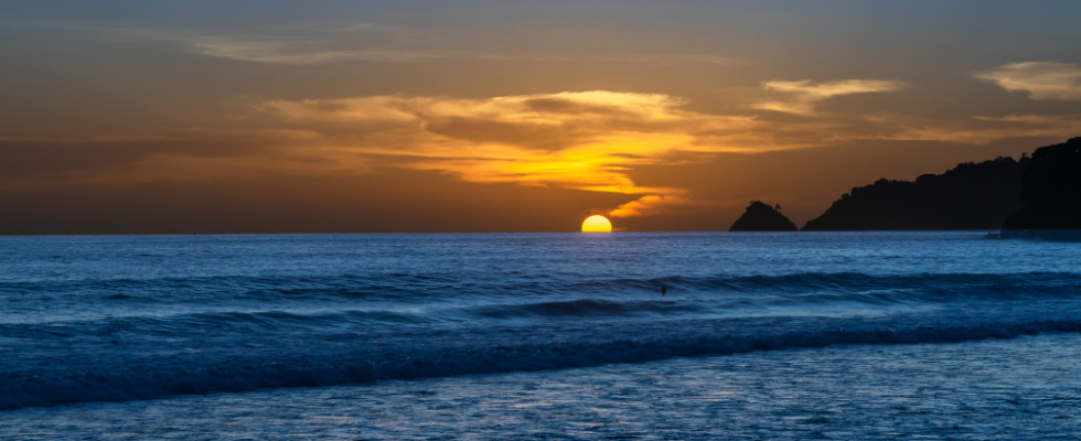 Rustgevende zonsondergang als visuele ondersteuning bij behandeling voor burn-out en stress